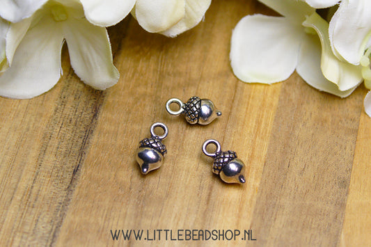 Charms Acorn Silver Color, per piece