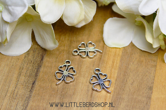 Four-Leaf Clover Charms Silver Color, per piece