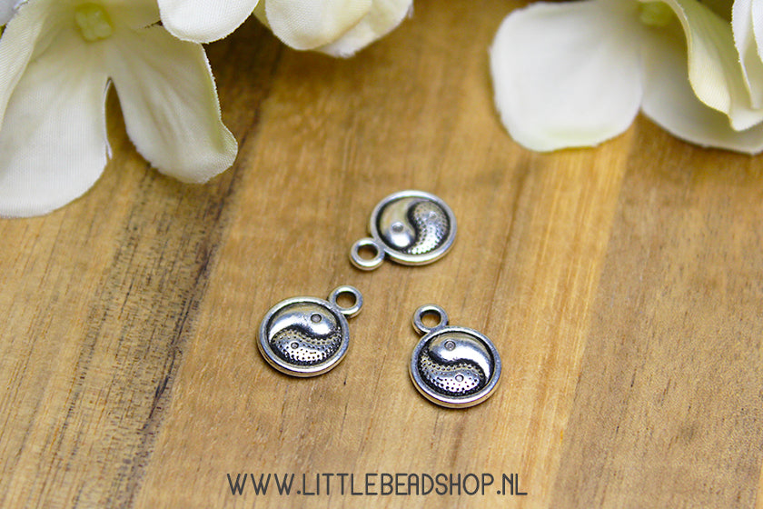 Yin Yang charms silver color, per piece