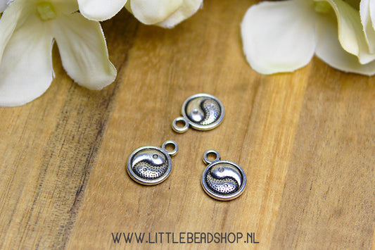 Yin Yang charms silver color, per piece