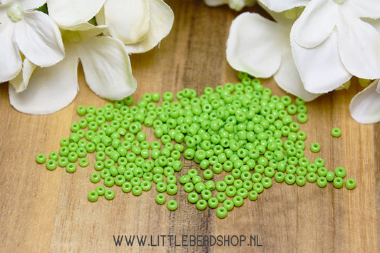 Seed Beads Apple Green 2mm, 15 grams