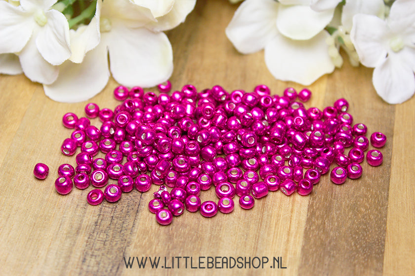 Seed beads Metallic Purple 4mm, 27 grams