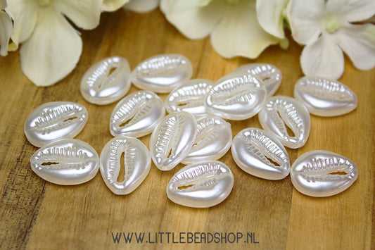Acrylic beads Cowrie Shell mother of pearl white, +/- 15 pieces