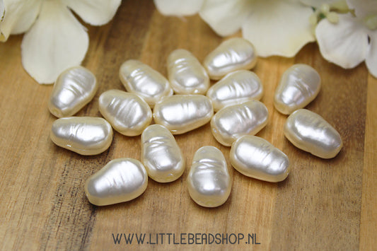 Acrylic beads Freshwater pearl mother of pearl white, 15 pieces