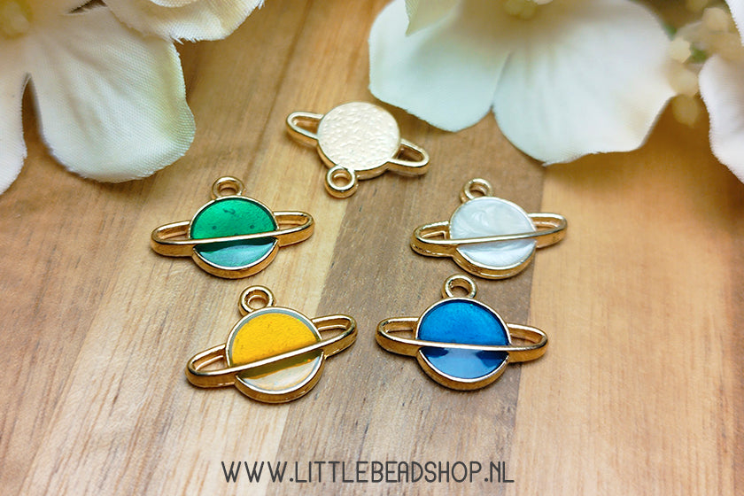 Enamel Charms Planet, per piece