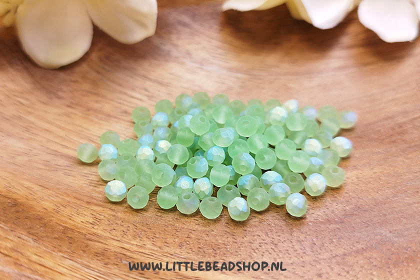 Facetkralen 4mm Shiny Frosted Light Green rondel, +/- 110 stuks