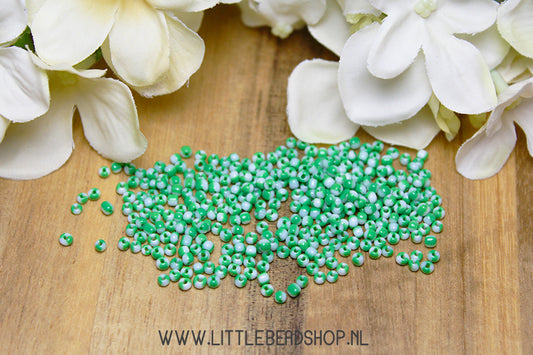 Rocailles Stripes Dark Green & White 2mm, 15 grams