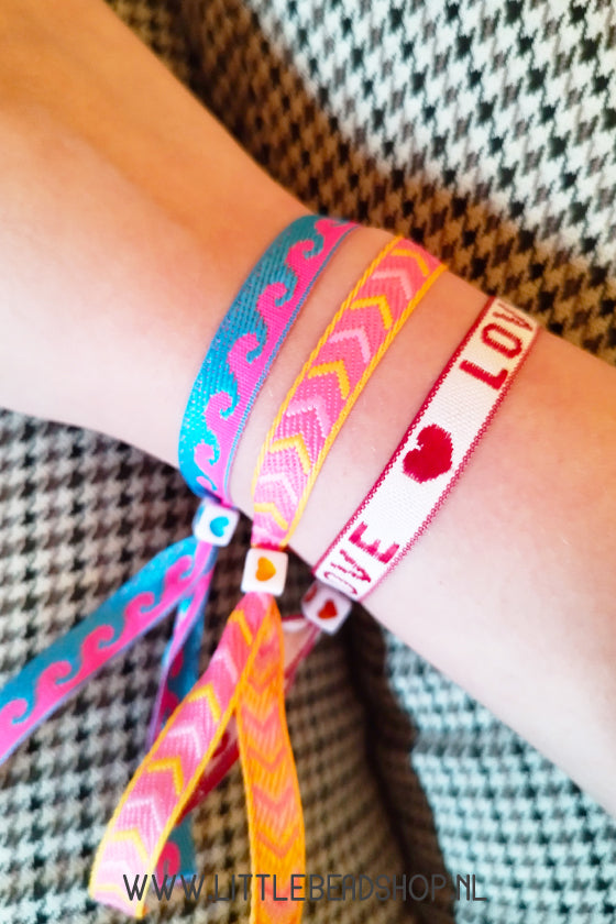 Woven Ribbon Love White/Red, per meter