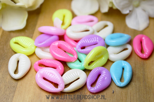 Acrylic beads Cowrie Shell Pastel, +/- 20 pieces
