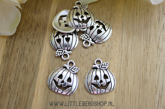 Charms Pumpkin silver color, per piece