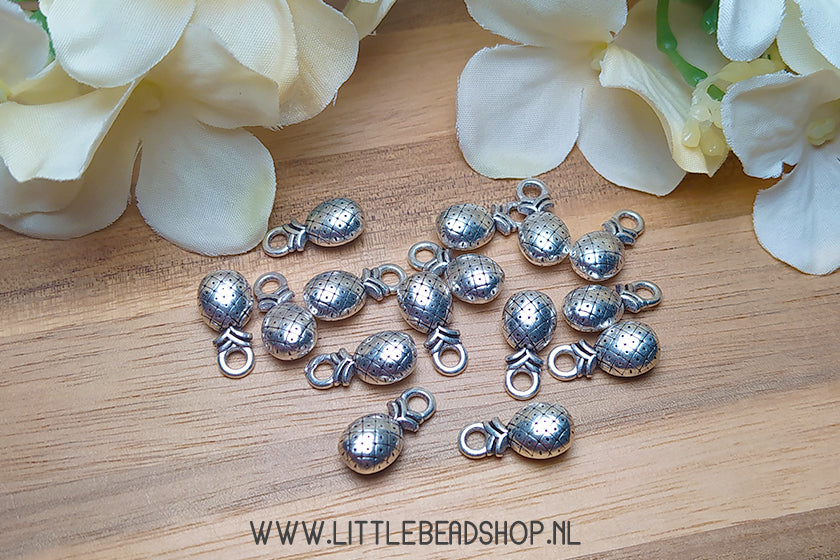 Pineapple Charms silver color, per piece