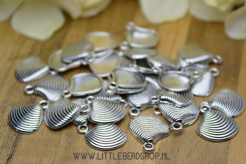 Charms Shell silver color, per piece