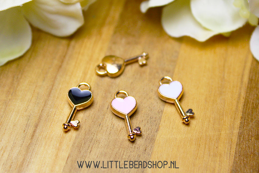 Enamel Charms Key with Heart, per piece
