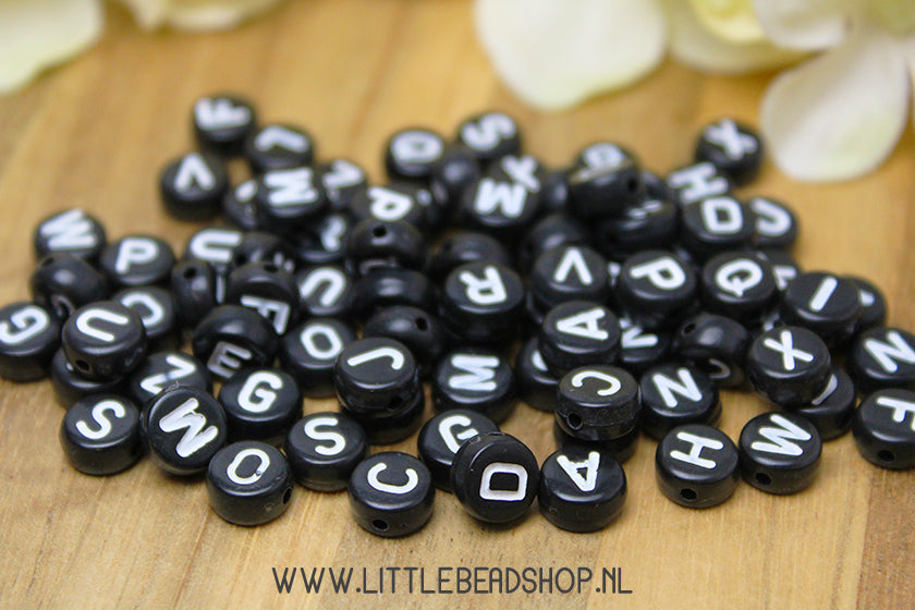 Acrylic Letter Beads Black & White 7mm, 200 pieces