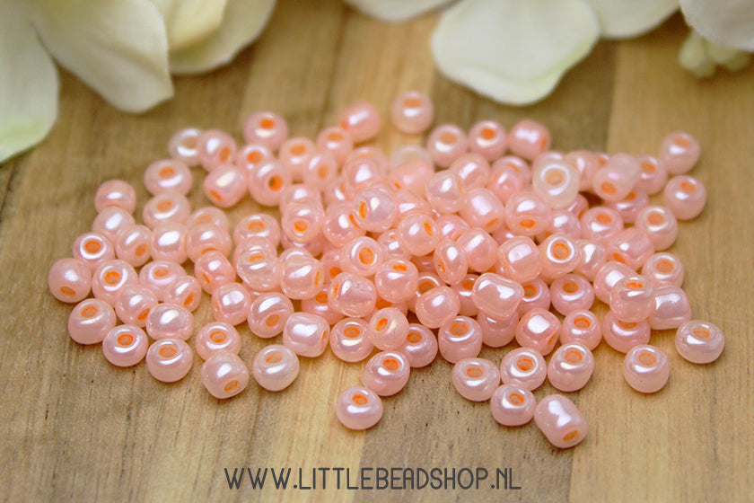 Rocailles Peachy Orange 4mm, 27 gram