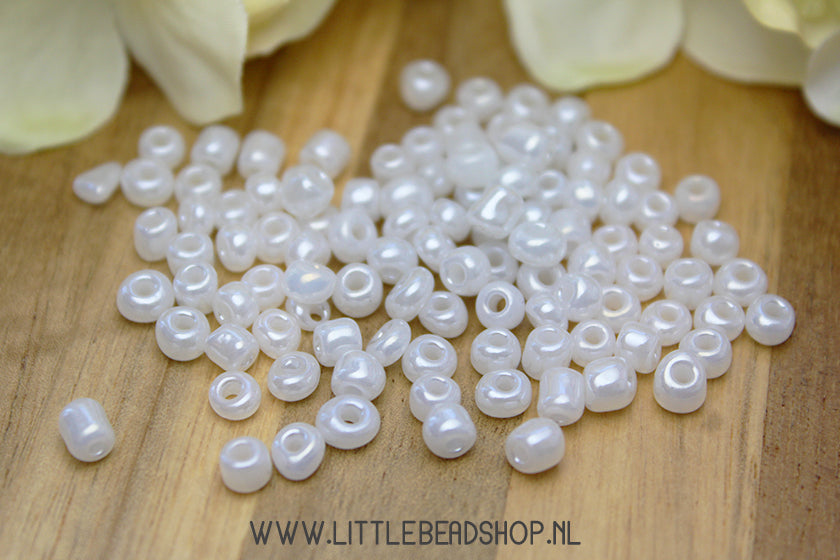 Rocailles White Pearl Shine 4mm, 27 gram