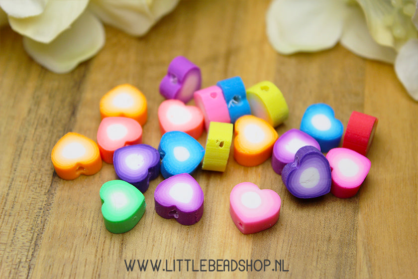 Polymeer Kralen Hartjes met wit, 30 stuks