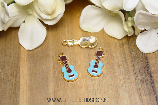 Emaille Bedels Gitaar Licht Blauw, per stuk