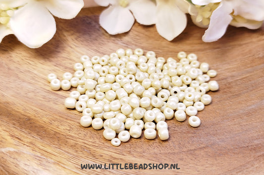 Rocailles Cream Beige Matt Shine 4mm, 27 gram